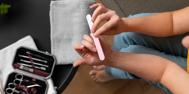 DIY vs. Salón: ¿Cuál es la Mejor Opción para tu Manicura?