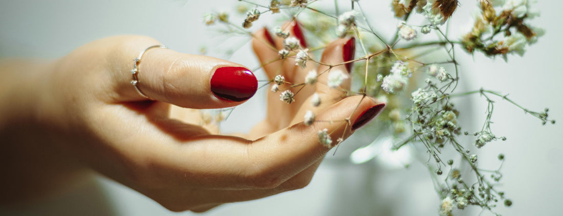 Los 5 Colores de Manicura que Dominarán la Primavera-Verano 2024